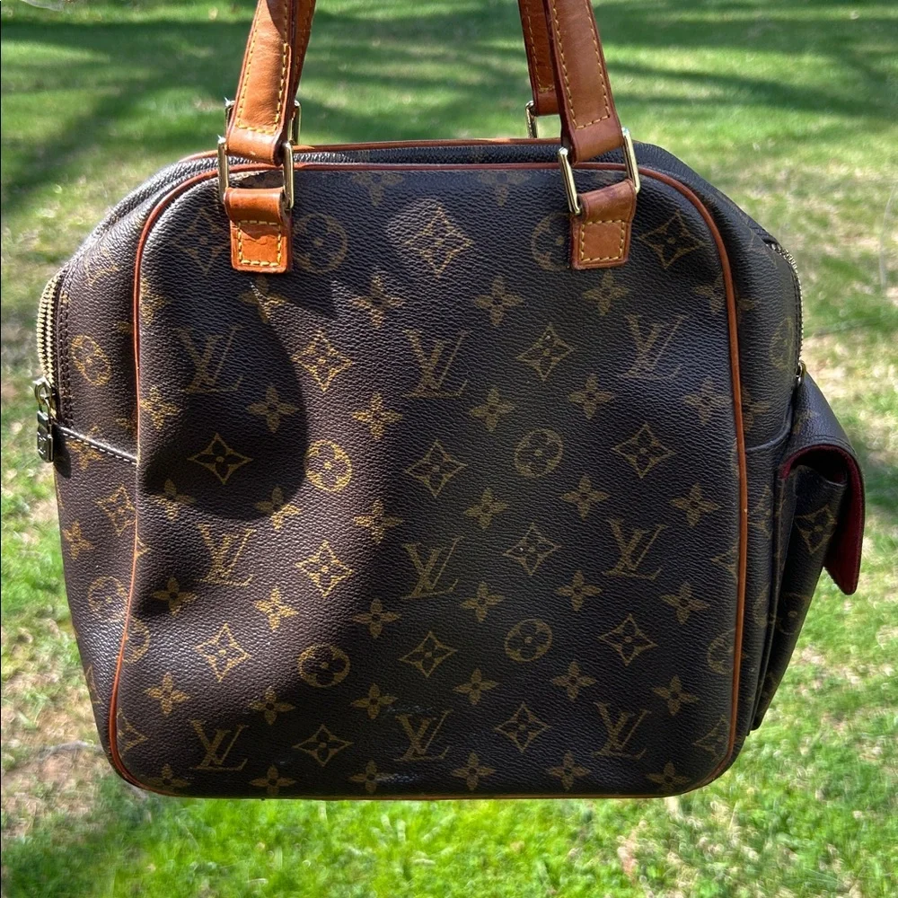 ‼️1 HR SALE‼️ ✨Louis Vuitton Monogram Excentri-Cite Handbag✨